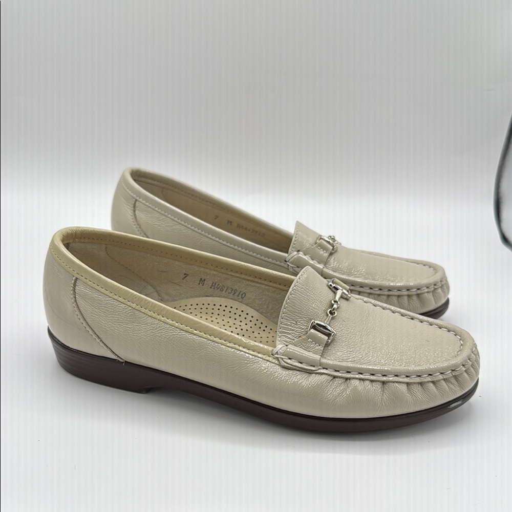 SAS Cream Loafers 7 Medium New Without Box